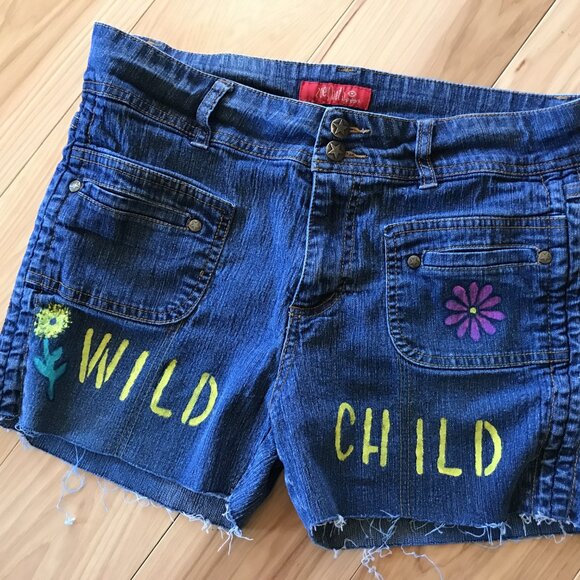 Painted Cutoffs, Junior Size 11: Upcycled Frayed Hippie Wild Child Jean Shorts - Picture 8 of 10